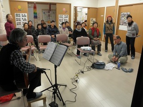 東日本大震災・被災者仮設住宅訪問演奏サムネイル